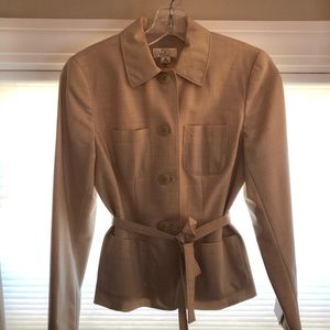 Buttoned, tie waist jacket